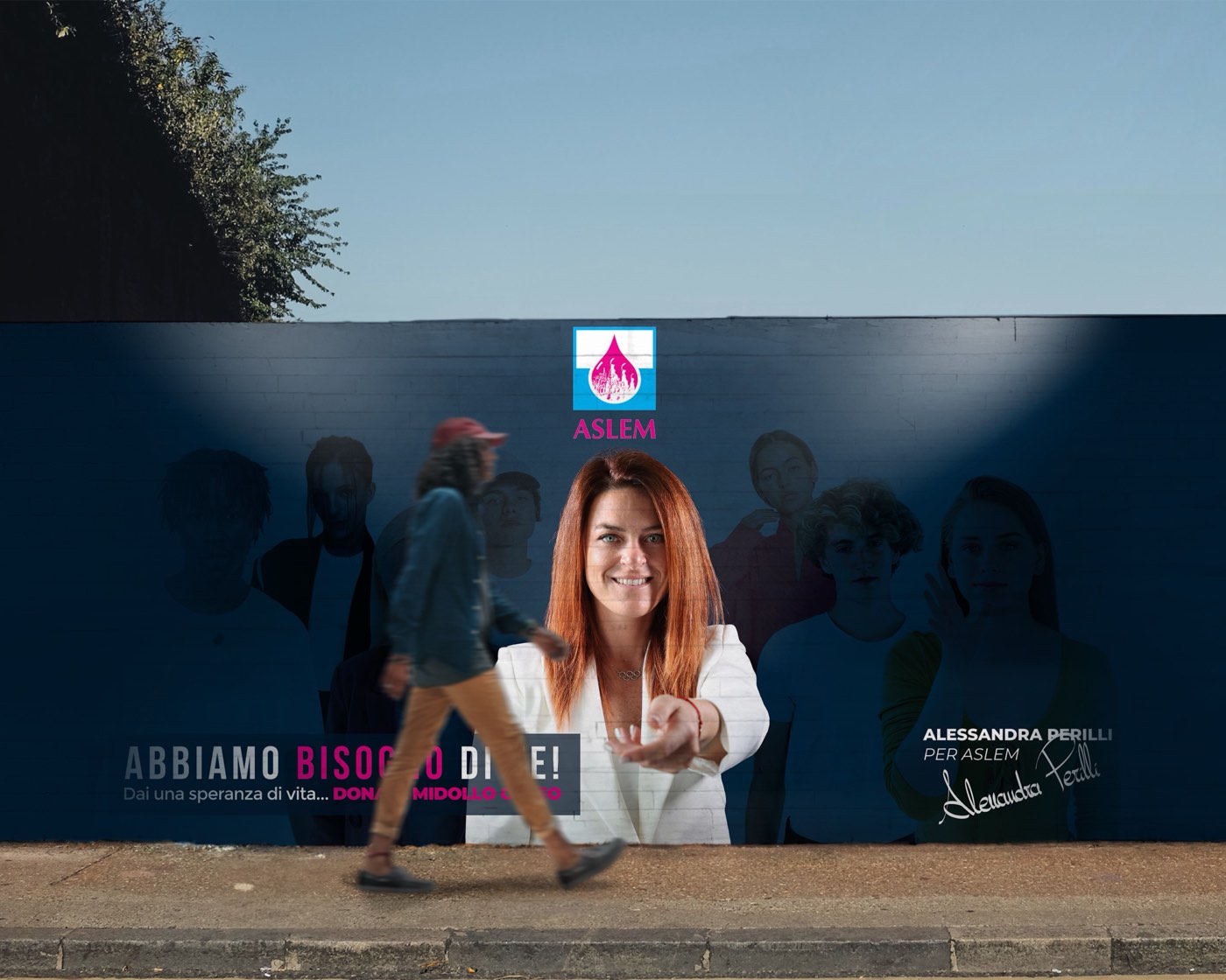 Maxi affissione su muro urbano