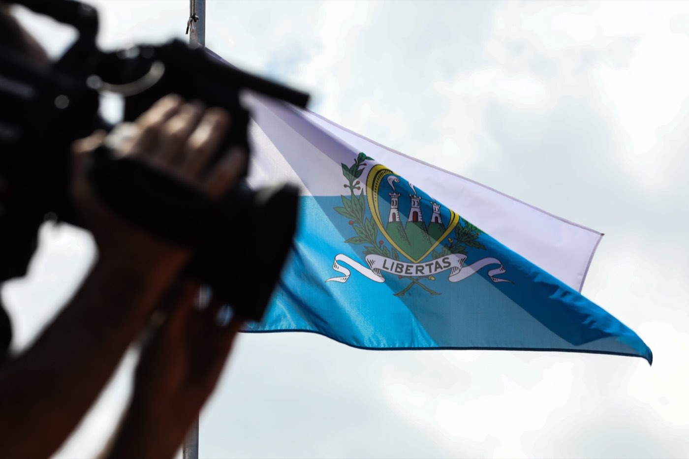 Reportage dei Giochi dei Piccoli Stati con la bandiera di San Marino, foto Miketing